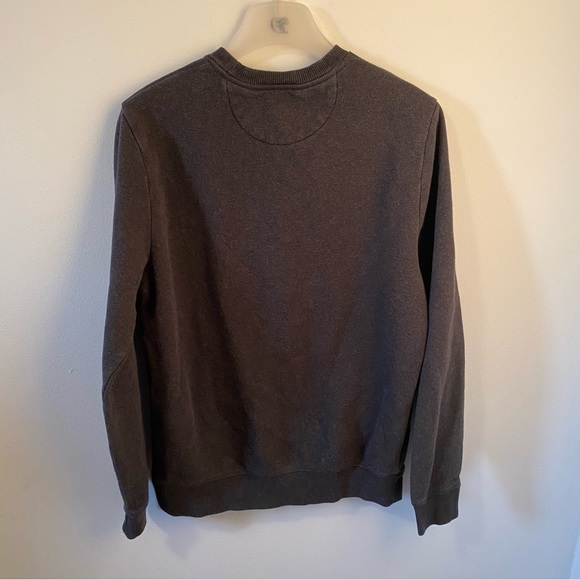 Calvin Klein crewneck! - Picture 3 of 4